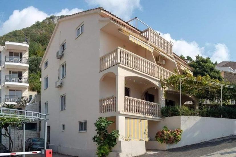 Apartments Dunja Sveti Stefan Exterior foto